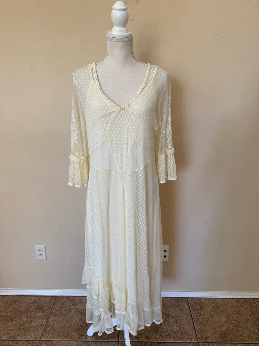 Ivory Swiss Dot Lace Midi Dress Sundance Large Embroidered Ruffles Boho Romantic - Picture 2 of 9